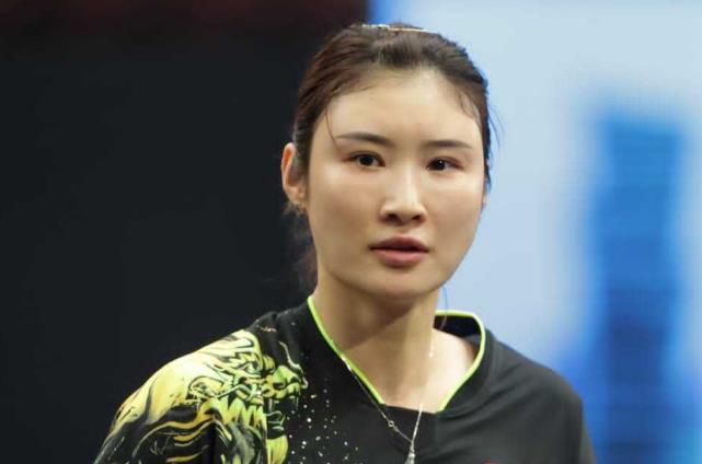 04:30 葡超 樸迪莫伦斯1-2葡萄牙体育今日焦点战预告16:00澳超 中央海岸水手vs珀斯光荣，中央海岸水手近期已连续7场比赛不败，本场比赛能否借助主场之利延续不败金身？22:00英超 富勒姆vs阿森纳，阿森纳状态陷入低谷，最近5场比赛仅有1胜，本场比赛对阵富勒姆能否迎来反弹？22:00英超 托特纳姆热刺vs伯恩茅斯，伯恩茅斯最近7战拿下了6胜1平的不败战绩，状态奇佳，伤病情况仍旧严重的热刺能否借助主场之利力克对手？事件38岁C罗生涯第六次获年度射手王，曾在2013-2015连续三年问鼎沙特联第19轮，利雅得胜利4-1逆转布赖代合作，C罗补时头球建功。